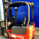 MANITOU 1800 KGS ELÉCTRICA 3 RUEDAS full