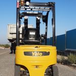 YALE 1600 KGS ELÉCTRICA 4 RUEDAS full