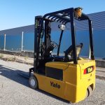 YALE 1600 KGS ELÉCTRICA 3 RUEDAS full