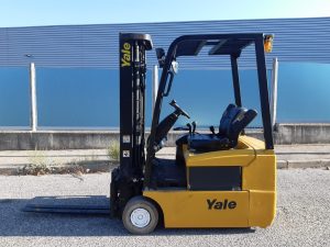 YALE 1600 KGS ELÉCTRICA 3 RUEDAS