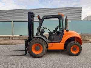 AUSA 4X4 2500 KGS DIESEL