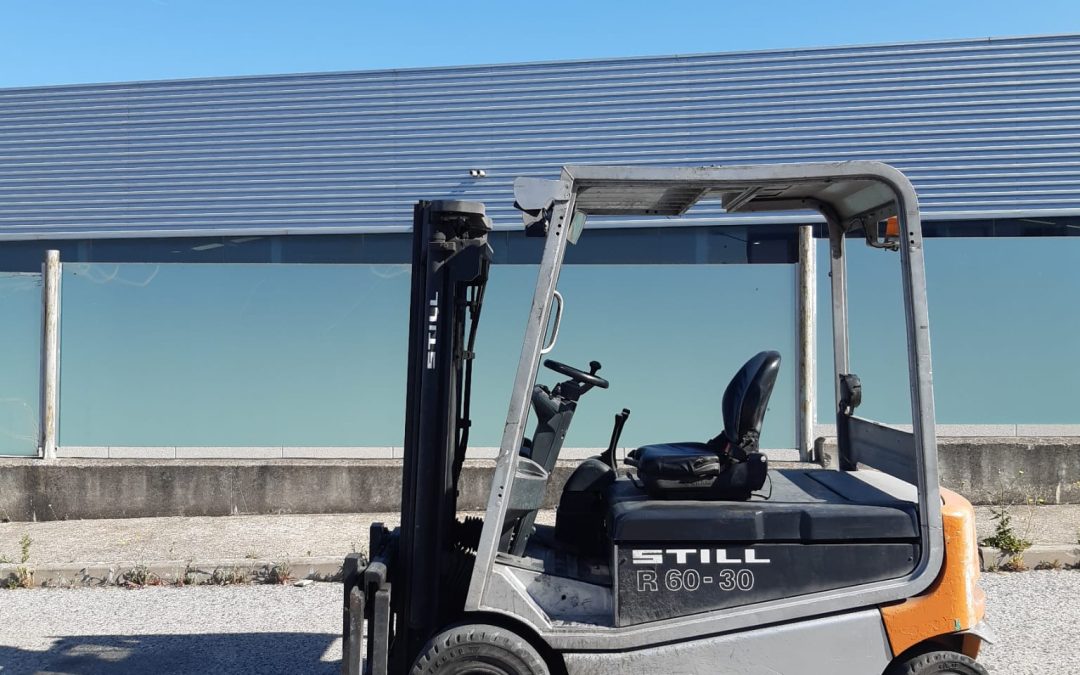 STILL R60-30 3000 KGS ELÉCTRICA 4 RUEDAS