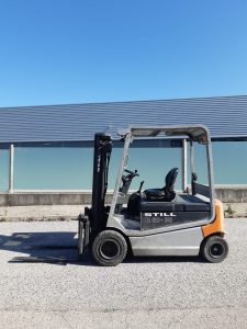 STILL R60-30 3000 KGS ELÉCTRICA 4 RUEDAS