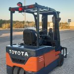 TOYOTA 2000 KGS ELÉCTRICA 3 RUEDAS full