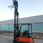 TOYOTA 2000 KGS ELÉCTRICA 3 RUEDAS full