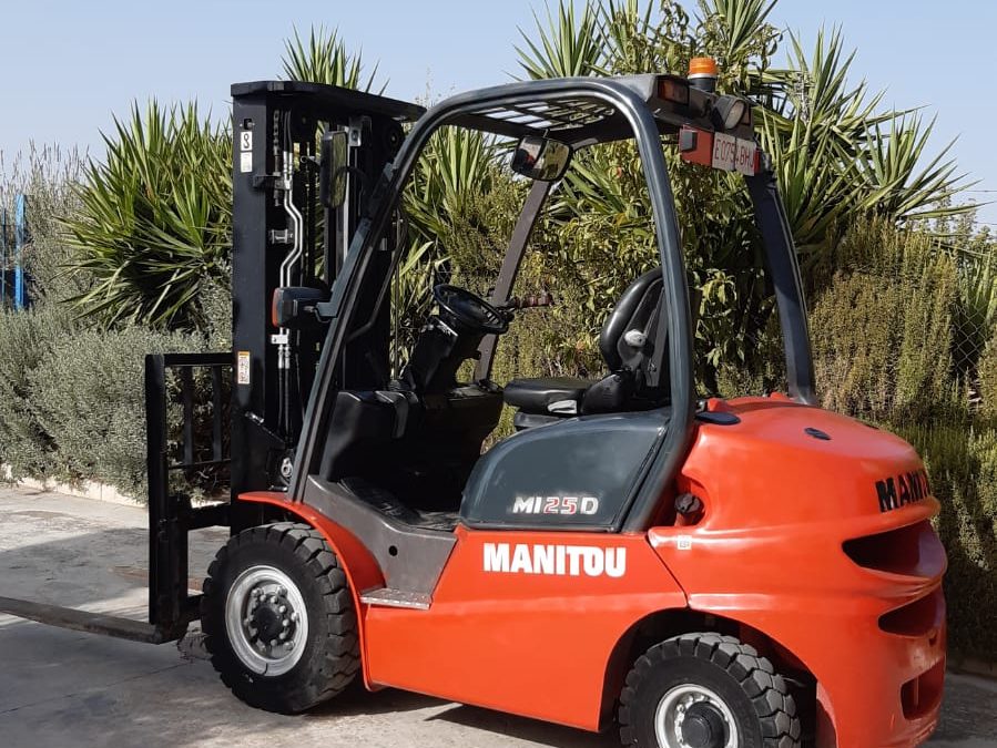 MANITOU 2500 KGS DIESEL MATRICULADA