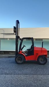 MAST 4X2 2500 KGS DIESEL